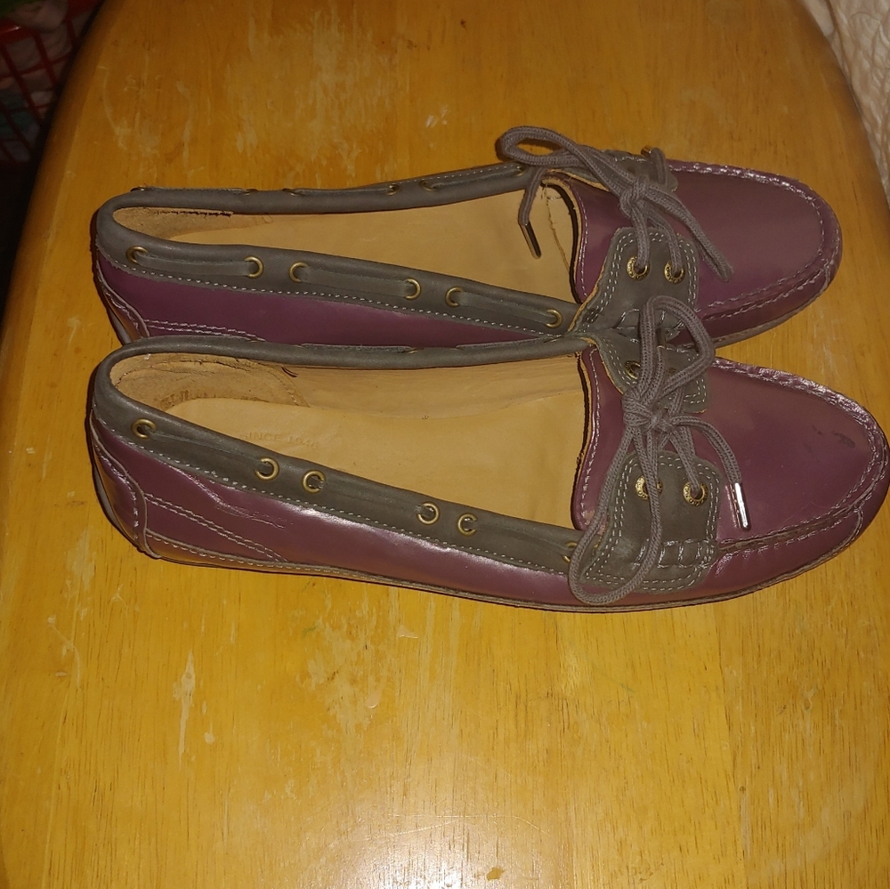 9.5 NWOB Sebago Purple Leather Moccasins Casual Shoes